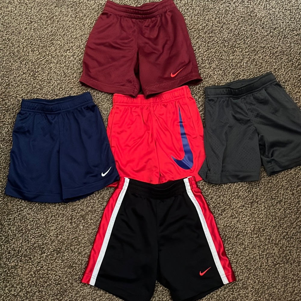 Summer Nike Shorts Lot size 4T/4